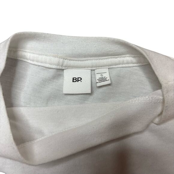 Friends Christmas Tree Graphic Tee White Holiday T-Shirt Size S NWT - Picture 4 of 7